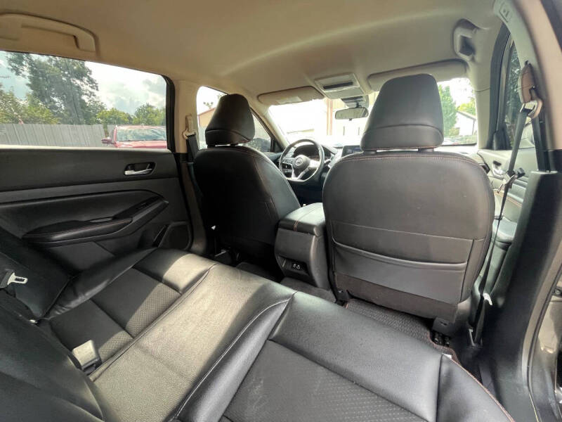 2022 Nissan Altima 2.5 SR