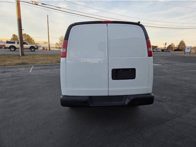 2017 GMC Savana 2500
