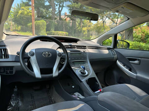 2010 Toyota Prius I