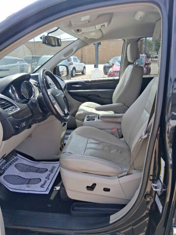 2015 Chrysler Town and Country Touring