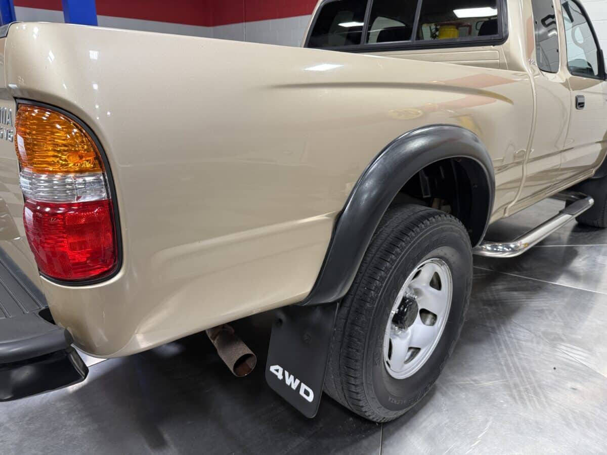 2002 Toyota Tacoma 17