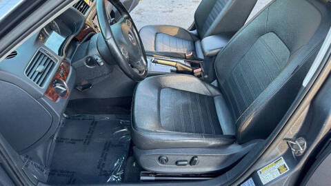 2012 Volkswagen Passat SEL Premium PZEV