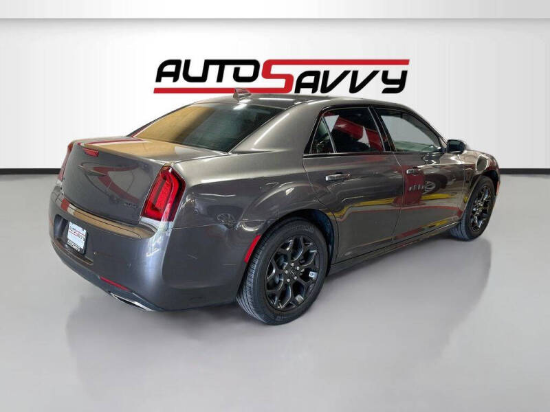 2022 Chrysler 300 Touring L