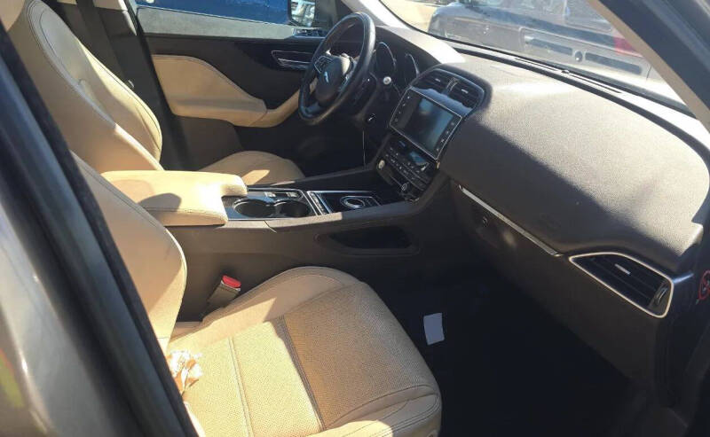 2017 Jaguar F-PACE 35t Prestige