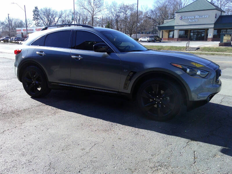 2017 Infiniti QX70
