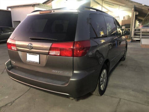 2004 Toyota Sienna CE 7 Passenger