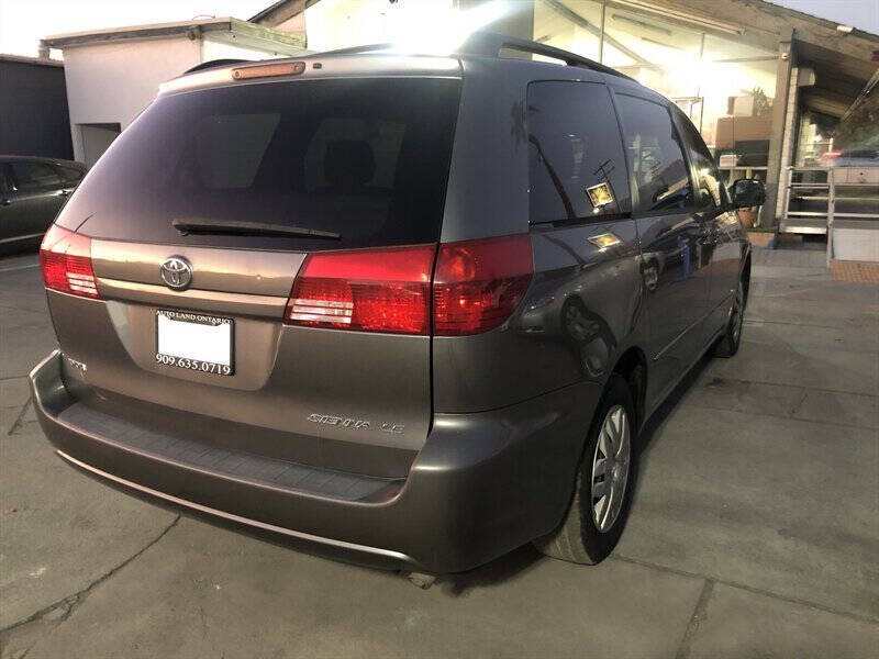 2004 Toyota Sienna CE 7 Passenger