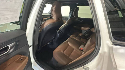 2024 Volvo XC60 B5 Plus Dark Theme