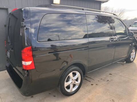 2018 Mercedes-Benz Metris Worker Passenger