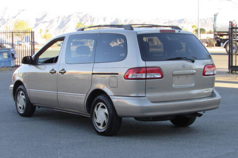 2001 Toyota Sienna LE