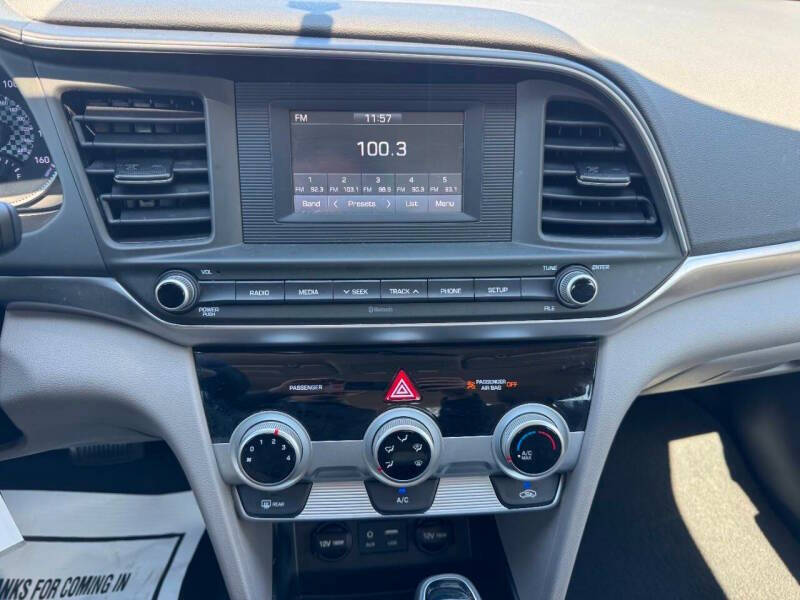 2019 Hyundai Elantra SE