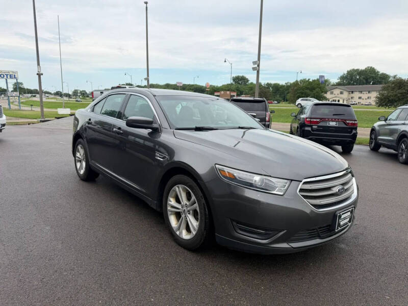 2018 Ford Taurus SEL