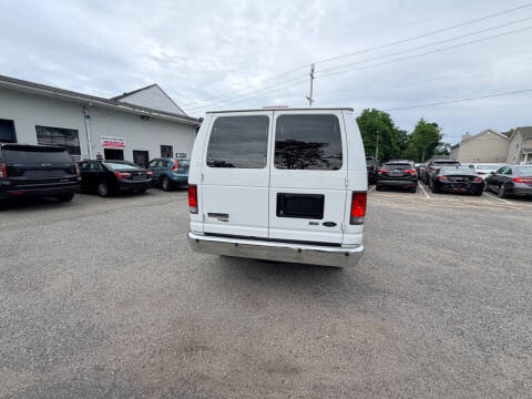 2012 Ford E-Series E-350 SD XLT