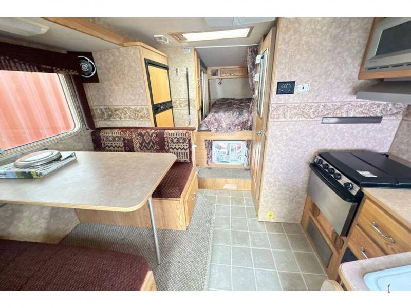 2006 Forest River 811 SL