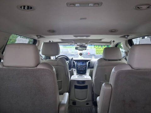 2016 Cadillac Escalade Luxury Collection