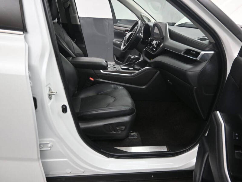 2023 Toyota Highlander Platinum