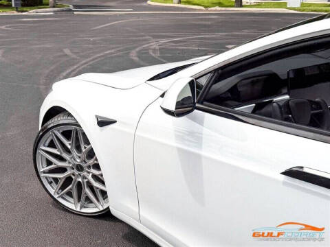 2022 Tesla Model S Plaid