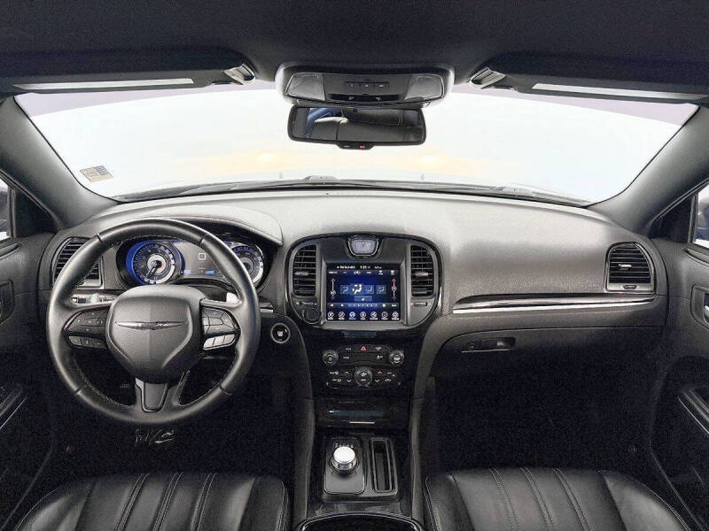 2017 Chrysler 300