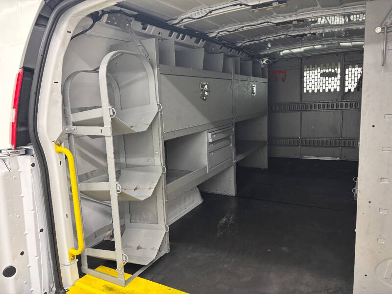 2023 Chevrolet Express 3500