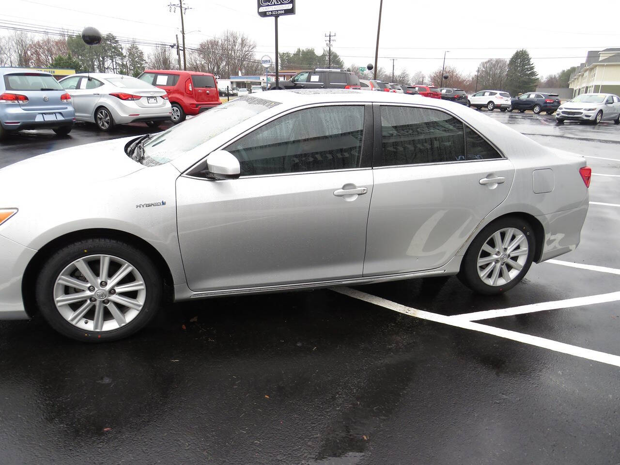 2013 Toyota Camry Hybrid for sale at Colbert's Auto Outlet in Hickory, NC