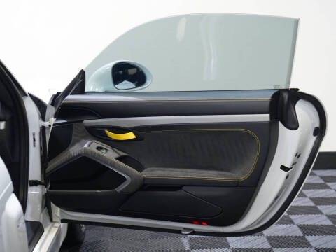 2016 Porsche Cayman GT4
