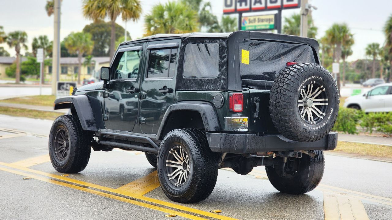 2012 Jeep Wrangler Unlimited  - $17,900