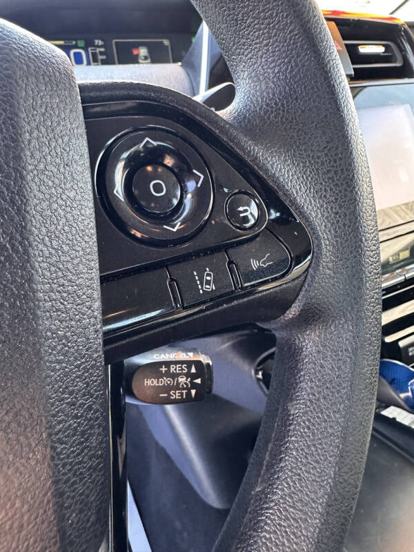 2022 Toyota Prius LE