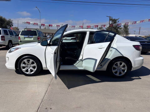 2013 Mazda MAZDA3 i SV