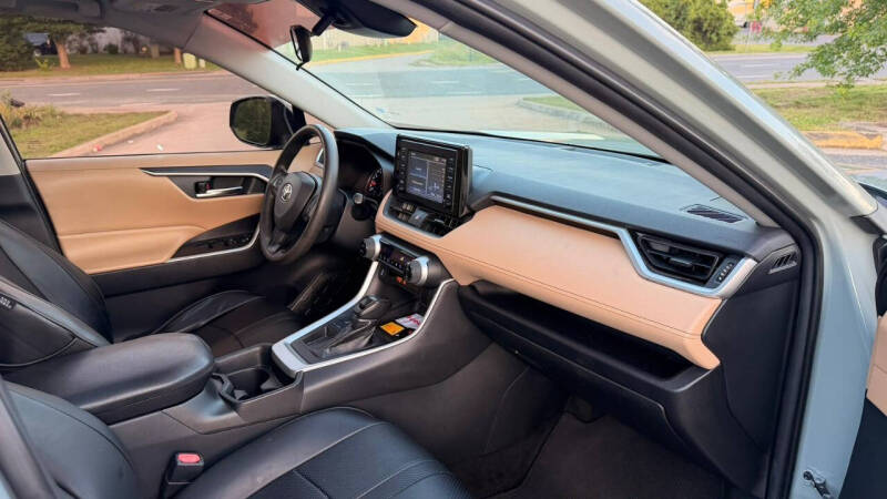 2019 Toyota RAV4 XLE