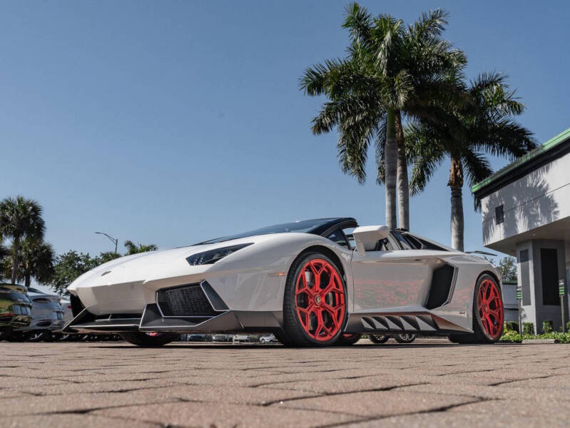 2016 Lamborghini Aventador LP 700-4