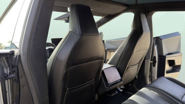 2025 Tesla Cybertruck