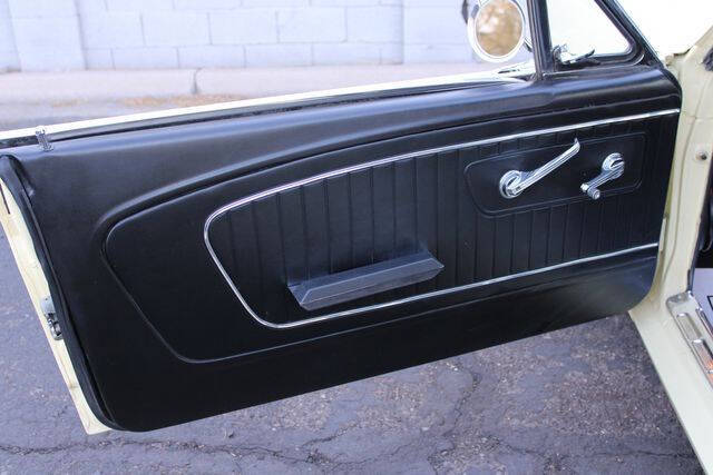 1965 Ford Mustang 30