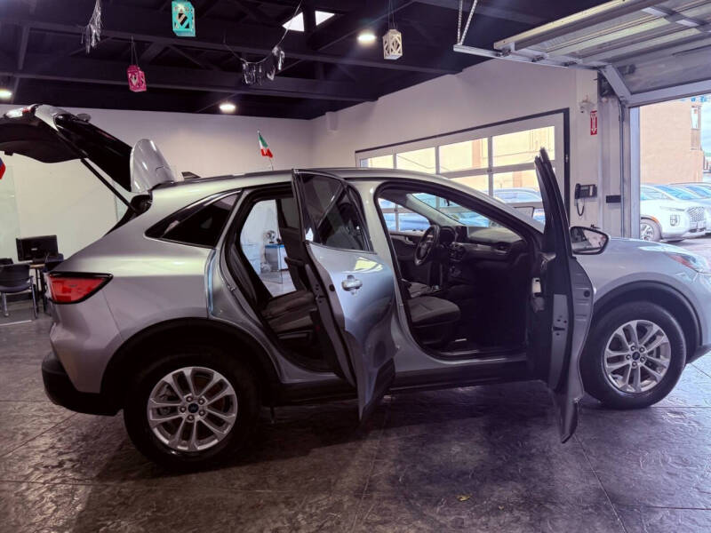 2021 Ford Escape Hybrid SE