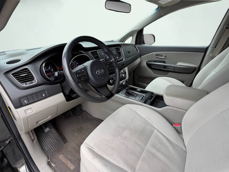 2016 Kia Sedona LX