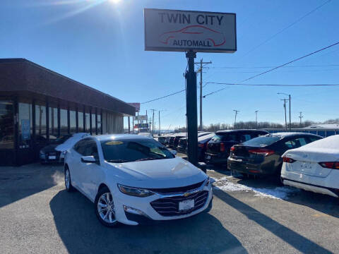 2019 Chevrolet Malibu for sale at TWIN CITY AUTO MALL in Bloomington IL