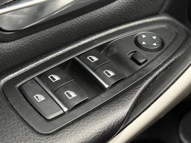 2016 BMW 3 Series 320i