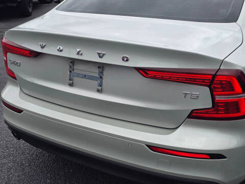 2019 Volvo S60 T5 Momentum