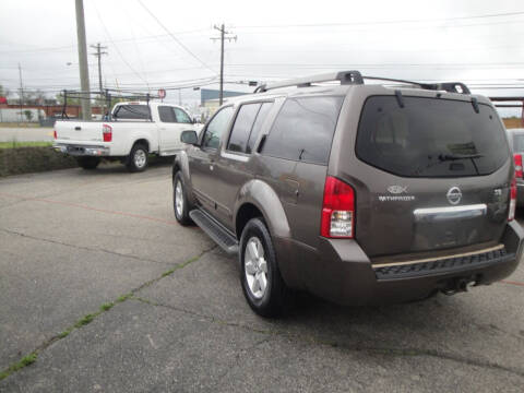 2008 Nissan Pathfinder SE