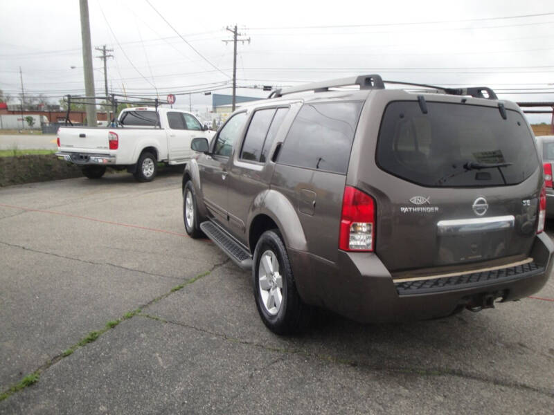 2008 Nissan Pathfinder SE