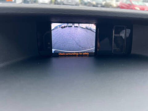 2013 Toyota Sienna SE 8-Passenger