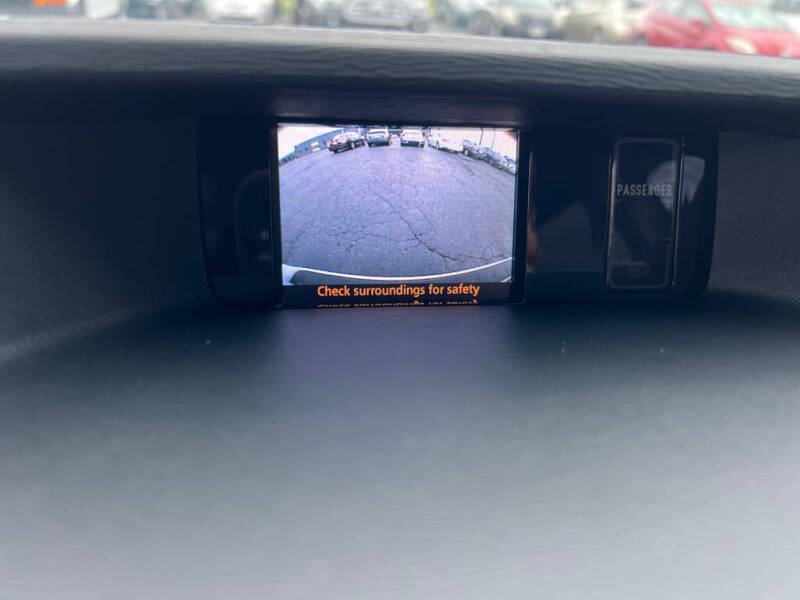 2013 Toyota Sienna SE 8-Passenger