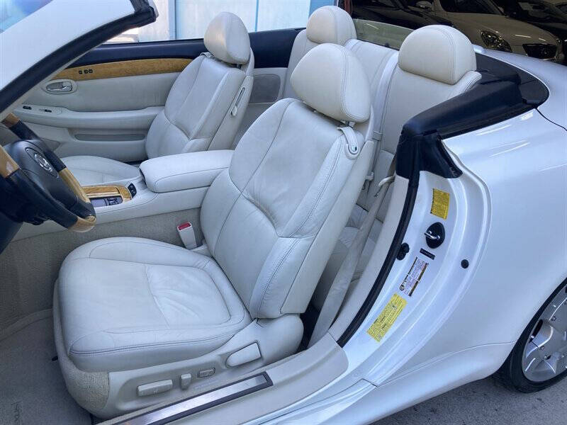 2005 Lexus SC 430