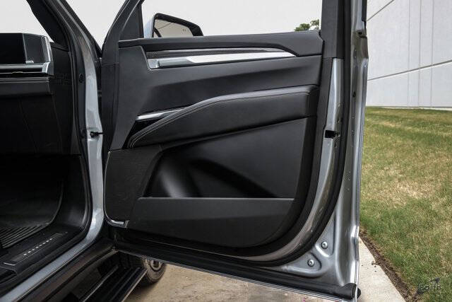 2025 Cadillac Escalade-V