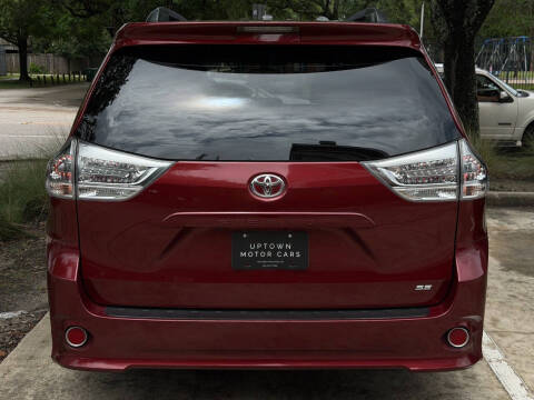 2017 Toyota Sienna SE 8-Passenger