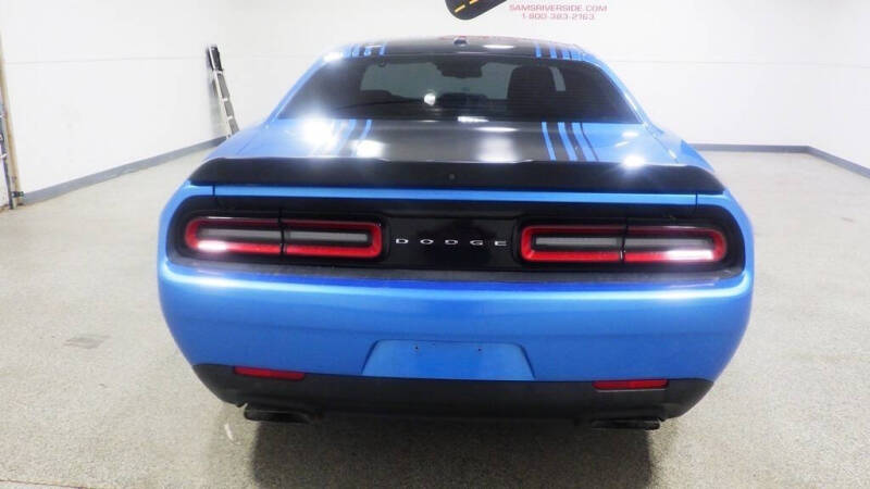 2015 Dodge Challenger R/T Shaker