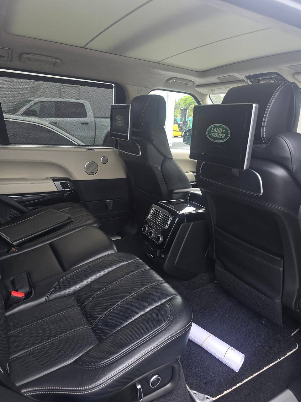 2016 Land Rover Range Rover 26