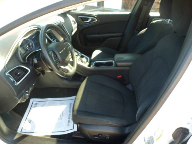 2016 Chrysler 200 Limited