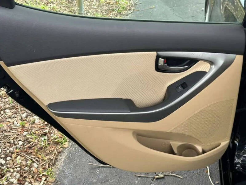 2012 Hyundai Elantra