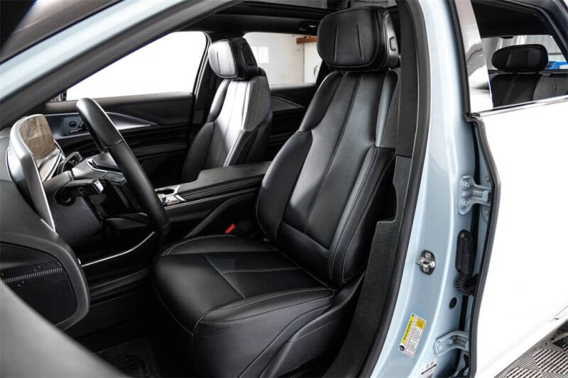 2024 Cadillac LYRIQ Tech