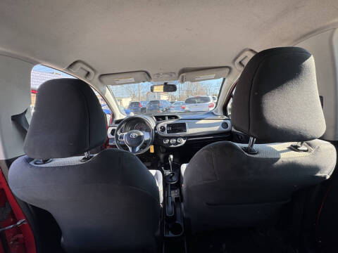 2014 Toyota Yaris 5-Door LE